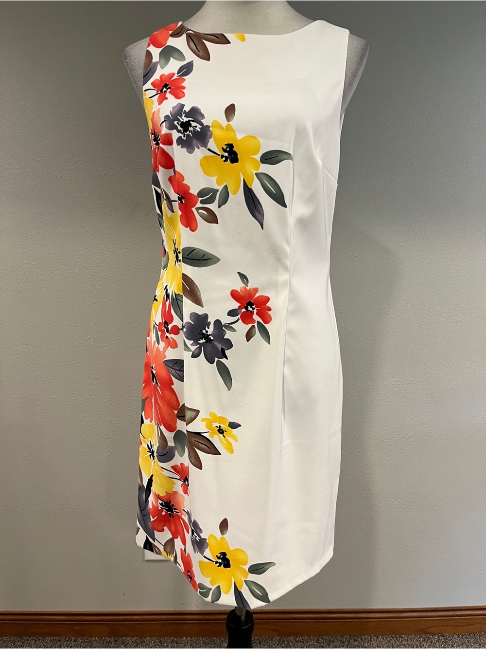 DressBarn Sleeveless White floral‎ Mini Dress size 10